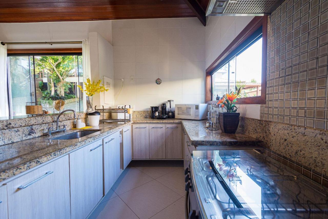 Casa Espetacular Entre Geriba E Ferradurinha - Wifi 200Mb - Piscina Do Codominio - 700 M Da Praia - Garagem - 4 Suites - Area Gourmet Privativa - Cozinha Equipada - Area Kids - Portaria 24H - Ar Condicionado Armacao dos Buzios ภายนอก รูปภาพ